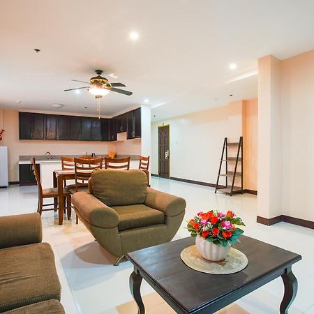 Oyo 236 Hotel Edmundo Pototan Ngoại thất bức ảnh