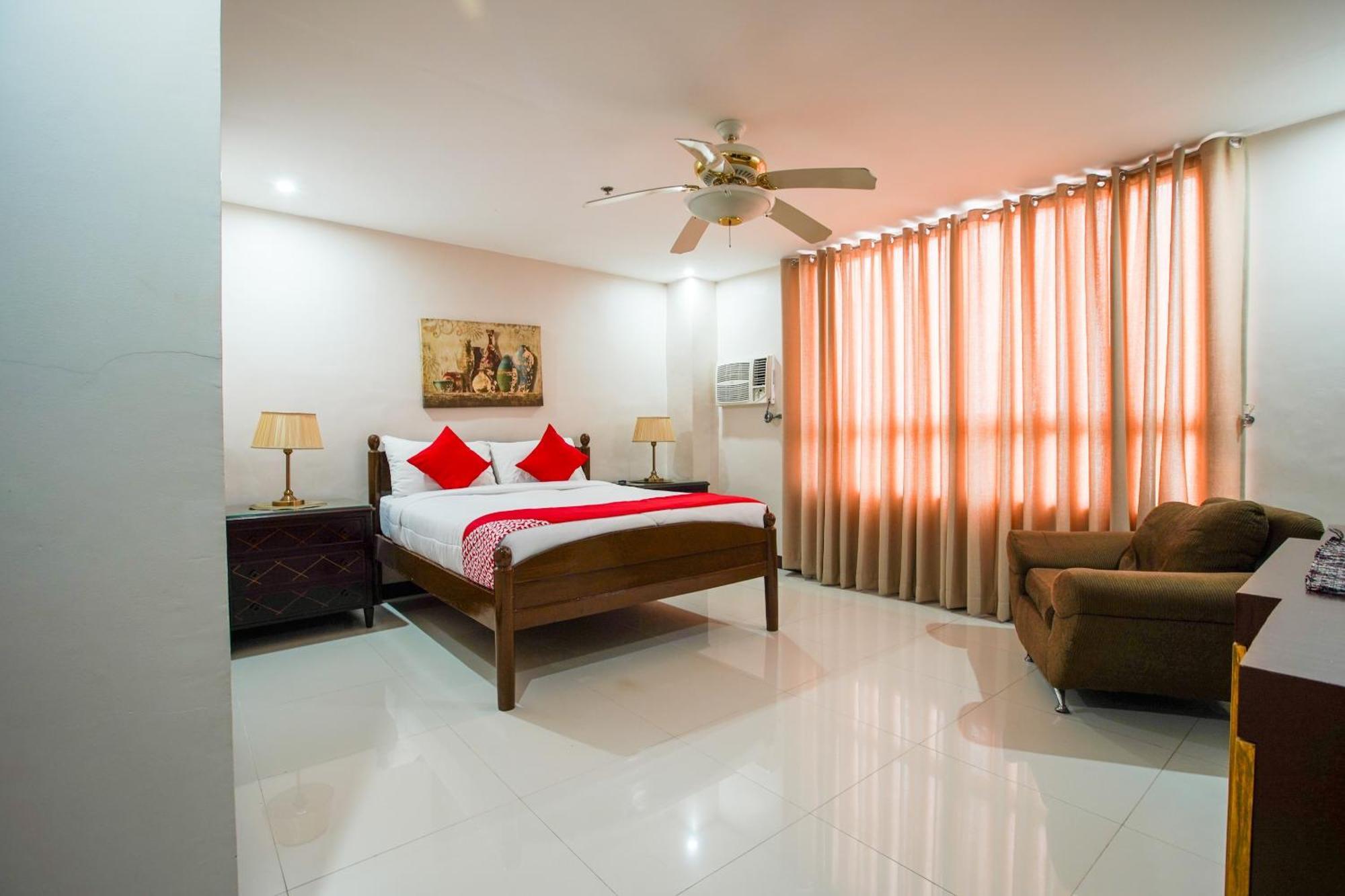 Oyo 236 Hotel Edmundo Pototan Ngoại thất bức ảnh