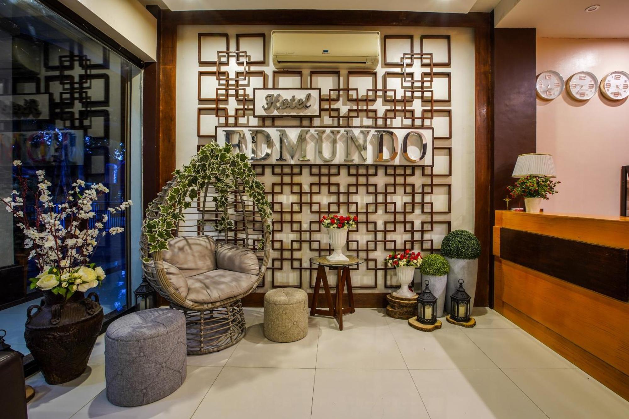 Oyo 236 Hotel Edmundo Pototan Ngoại thất bức ảnh