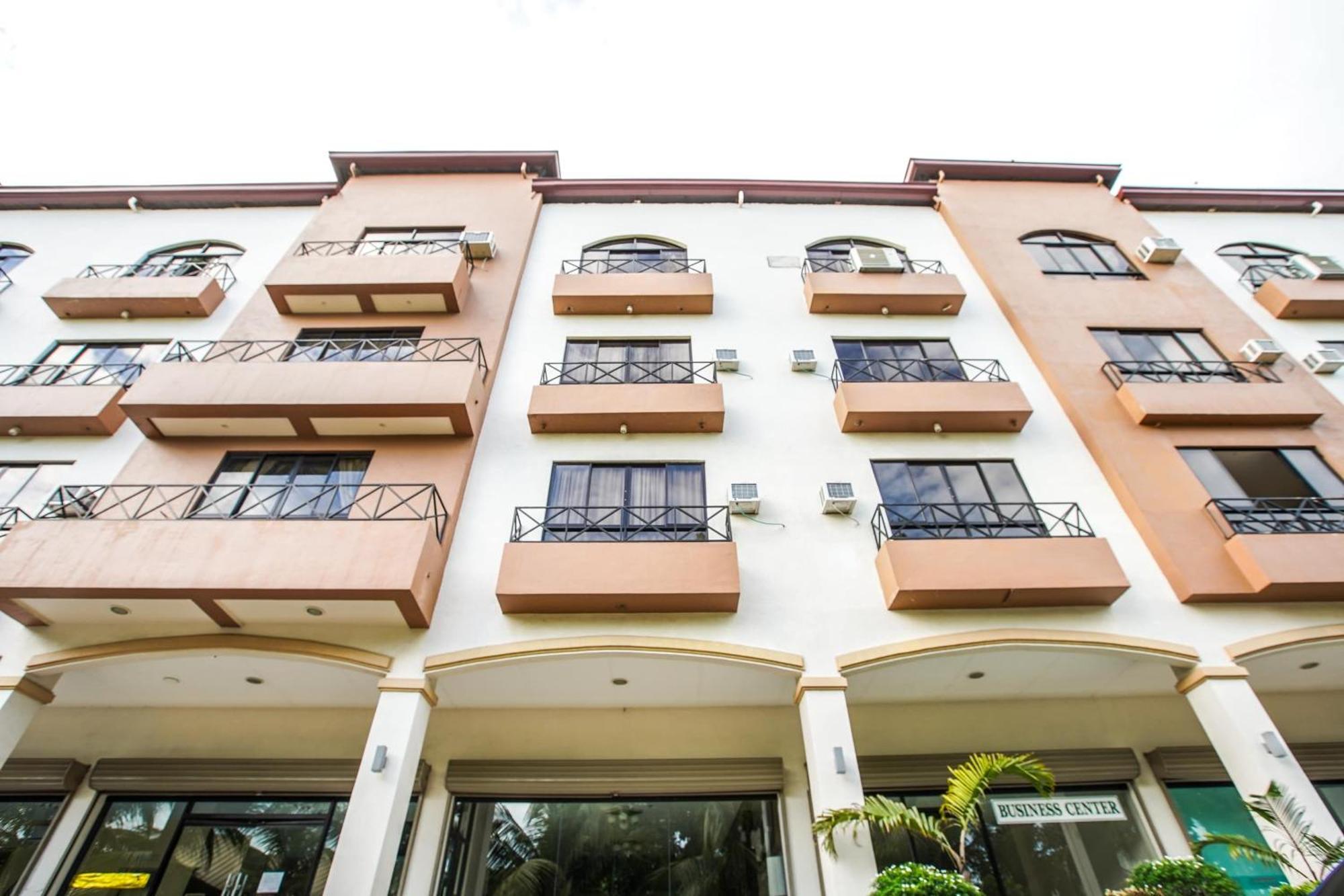 Oyo 236 Hotel Edmundo Pototan Ngoại thất bức ảnh