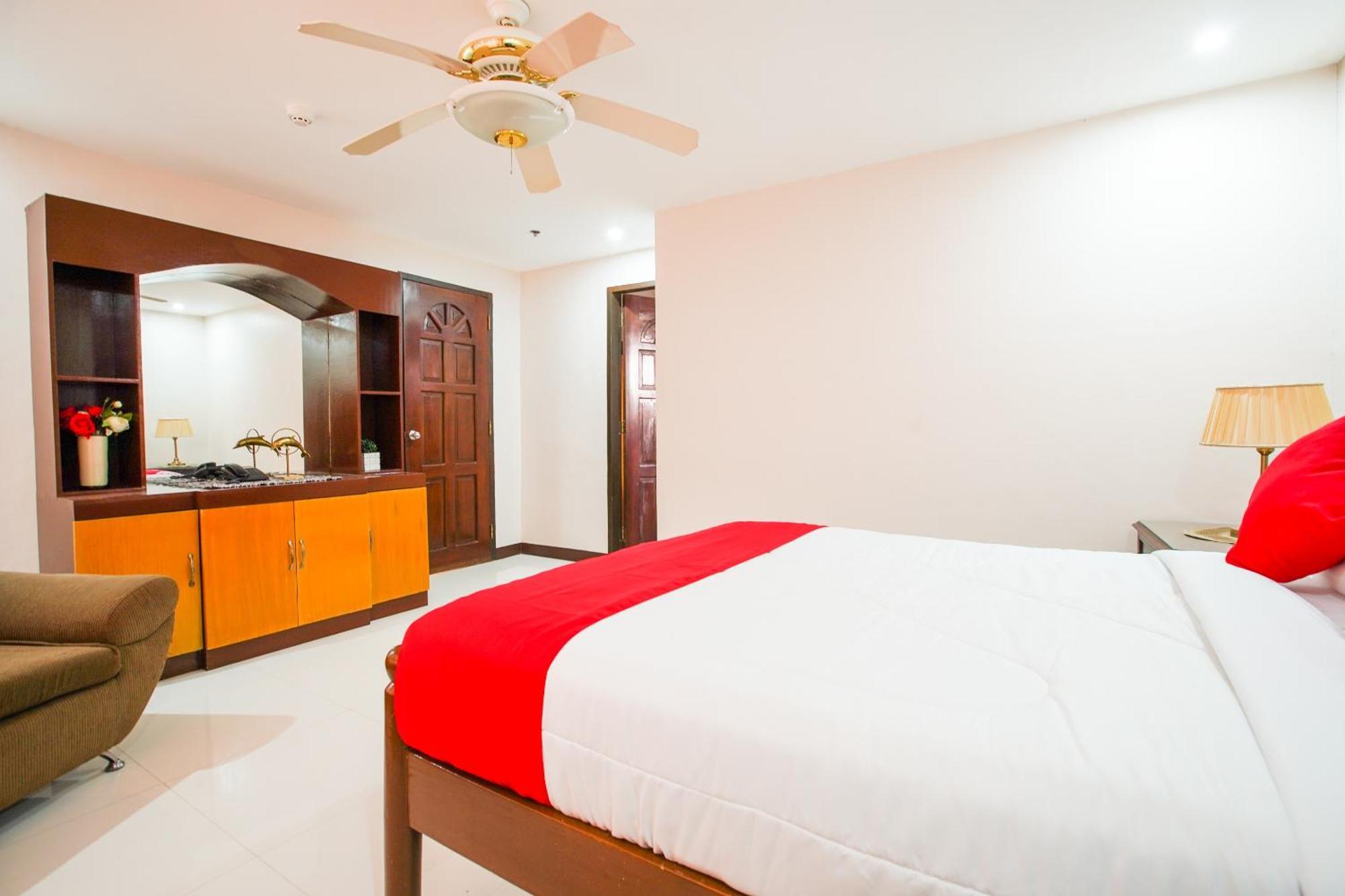 Oyo 236 Hotel Edmundo Pototan Ngoại thất bức ảnh