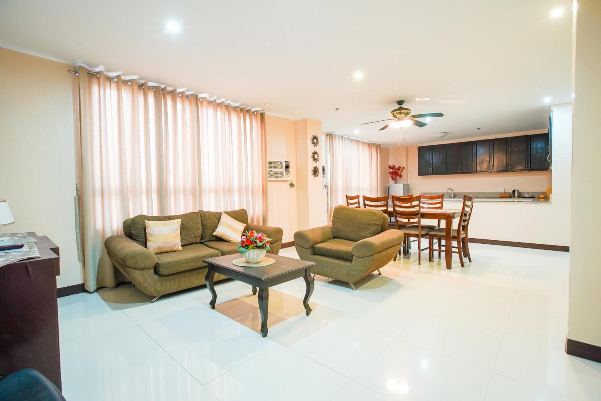 Oyo 236 Hotel Edmundo Pototan Ngoại thất bức ảnh