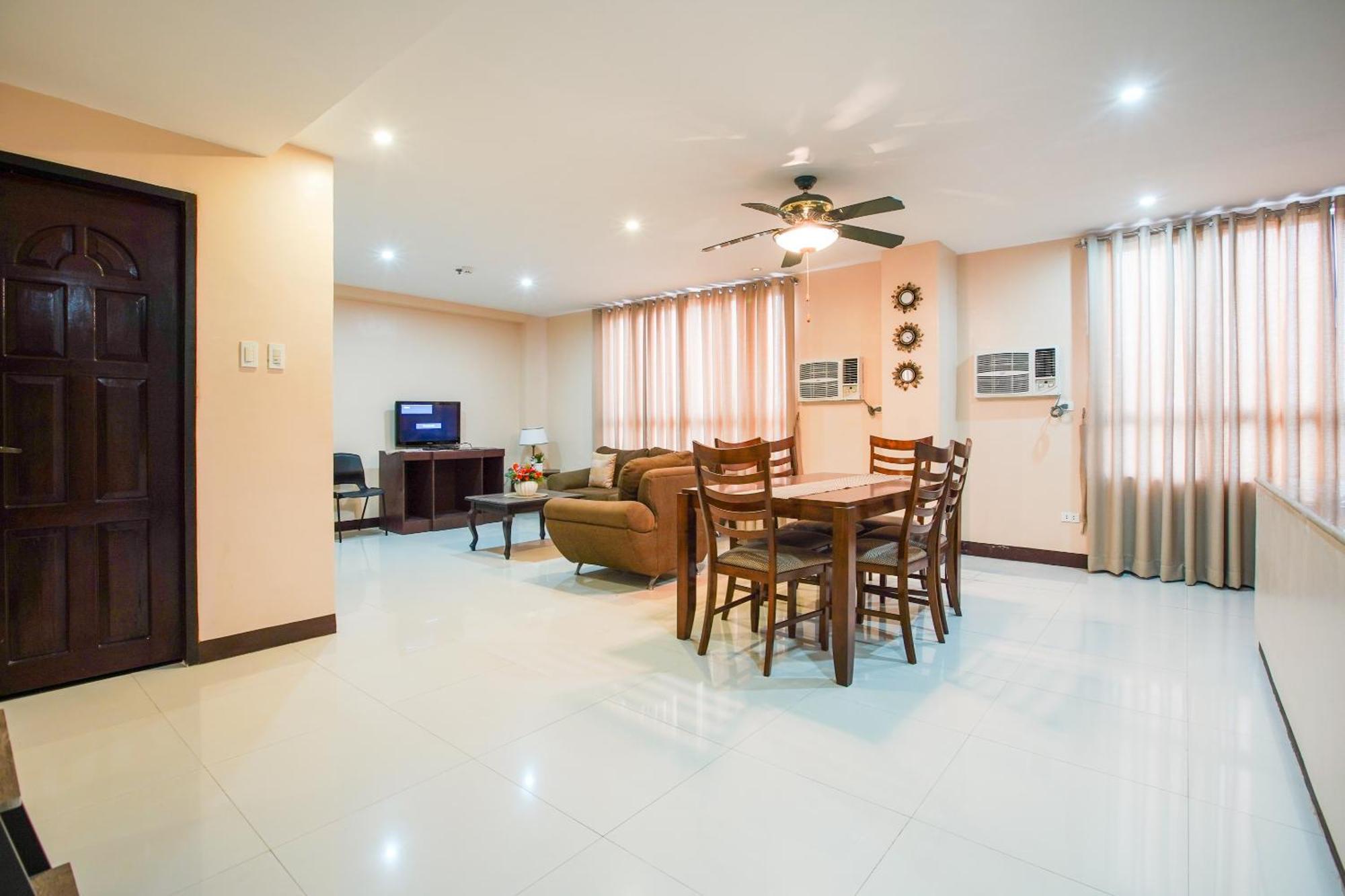Oyo 236 Hotel Edmundo Pototan Ngoại thất bức ảnh